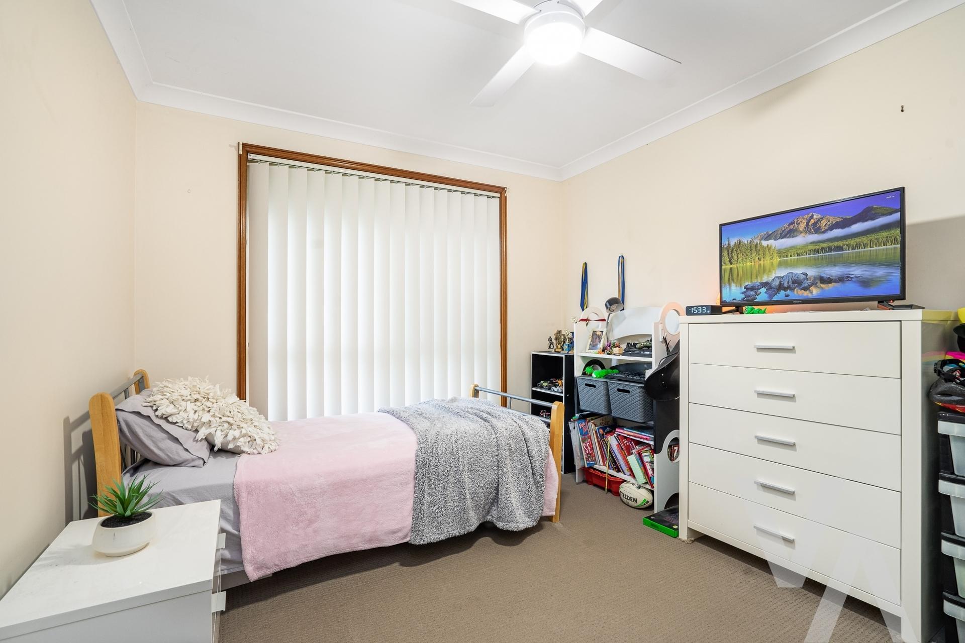 1/2 Guyra Close Belmont North NSW