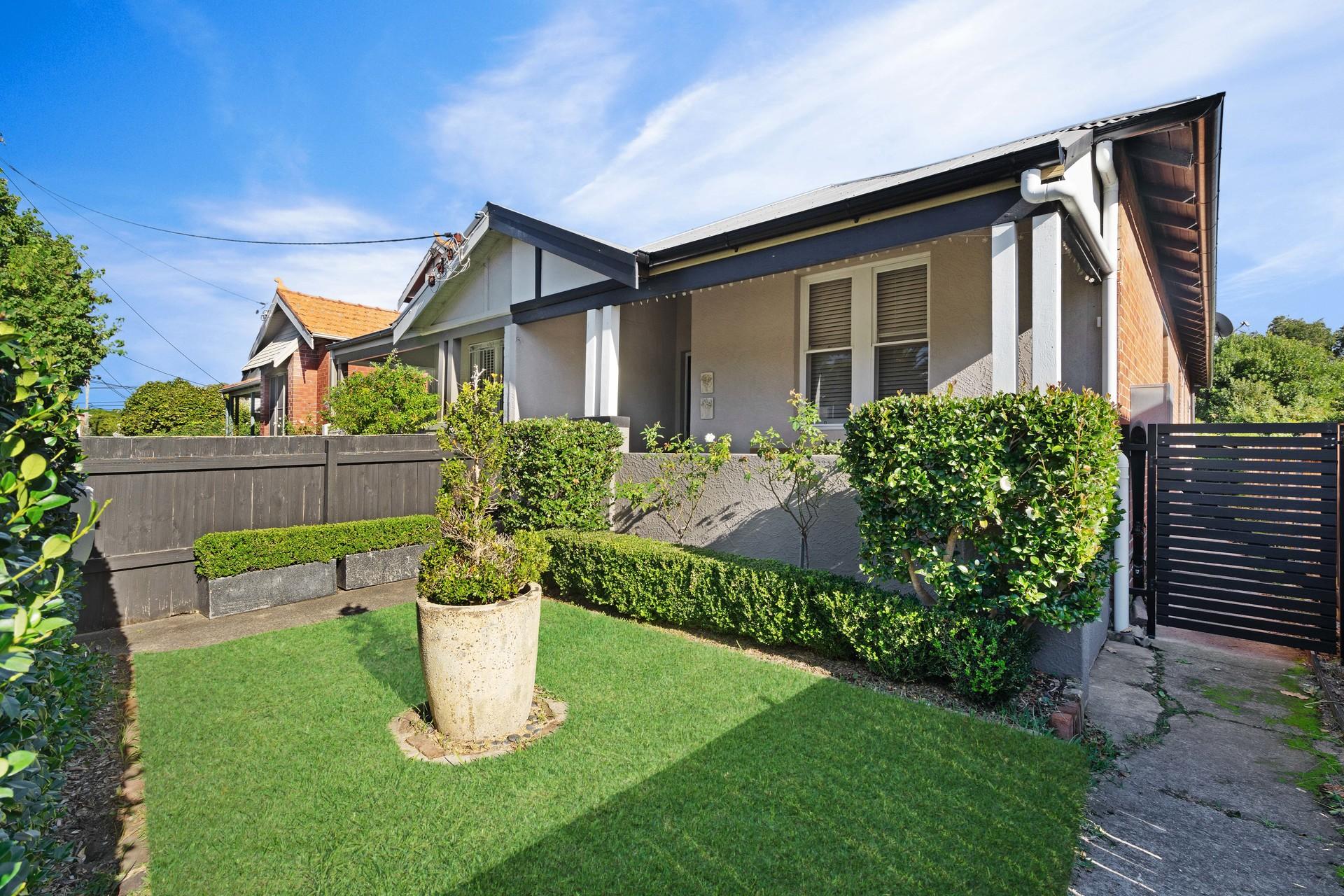 132 Bruce  Street Cooks Hill NSW