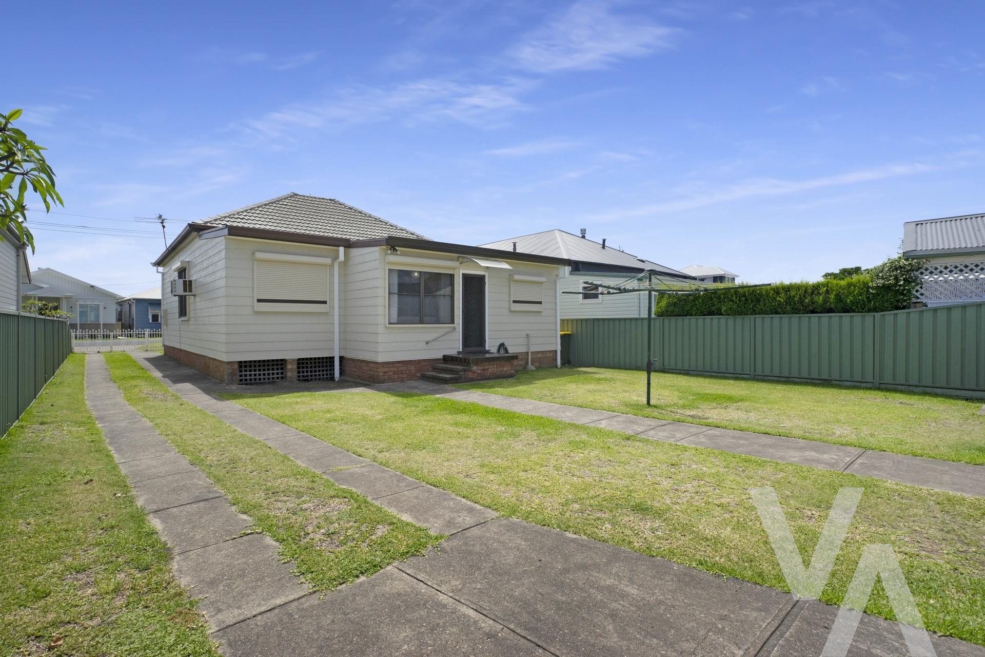 14 Roxburgh  Street Stockton NSW