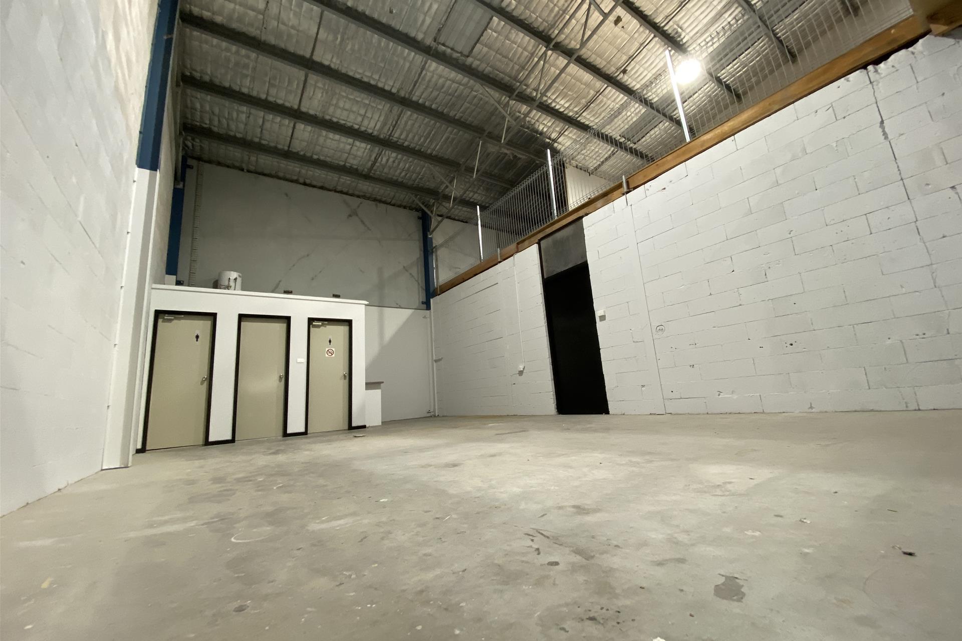 3/8 Pennant Street Cardiff NSW