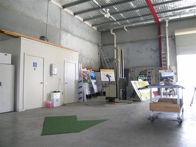 Unit 2/2 Frost Drive Mayfield West NSW