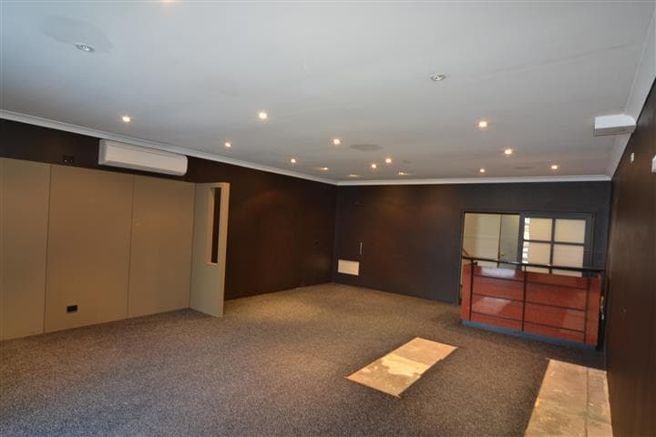 Level OLD, 2/363 Hillsborough Road Warners Bay NSW