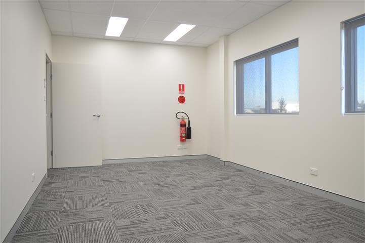 84 Mustang Drive RUTHERFORD NSW
