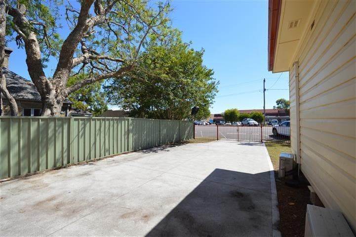 8 Glenelg Street RAYMOND TERRACE NSW