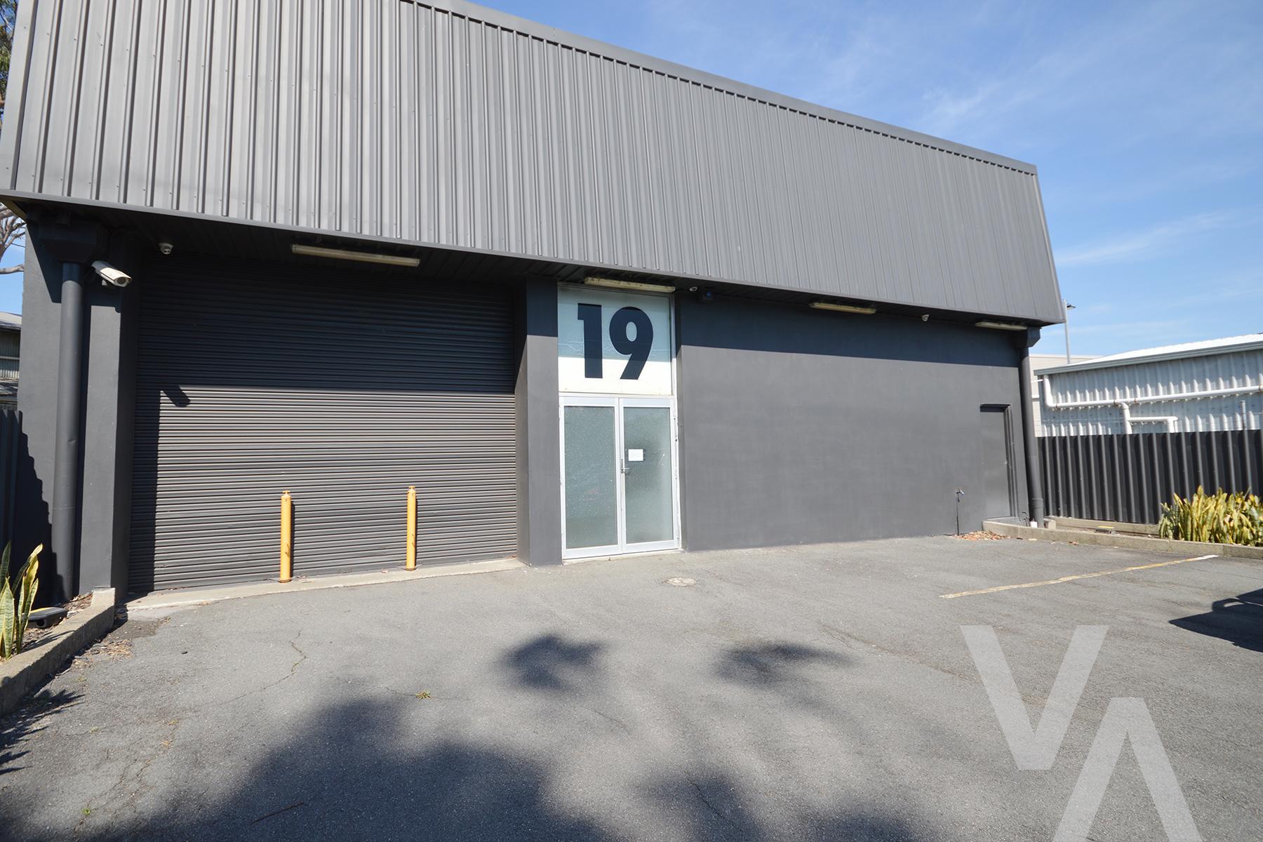 19 Groves Road Bennetts Green NSW