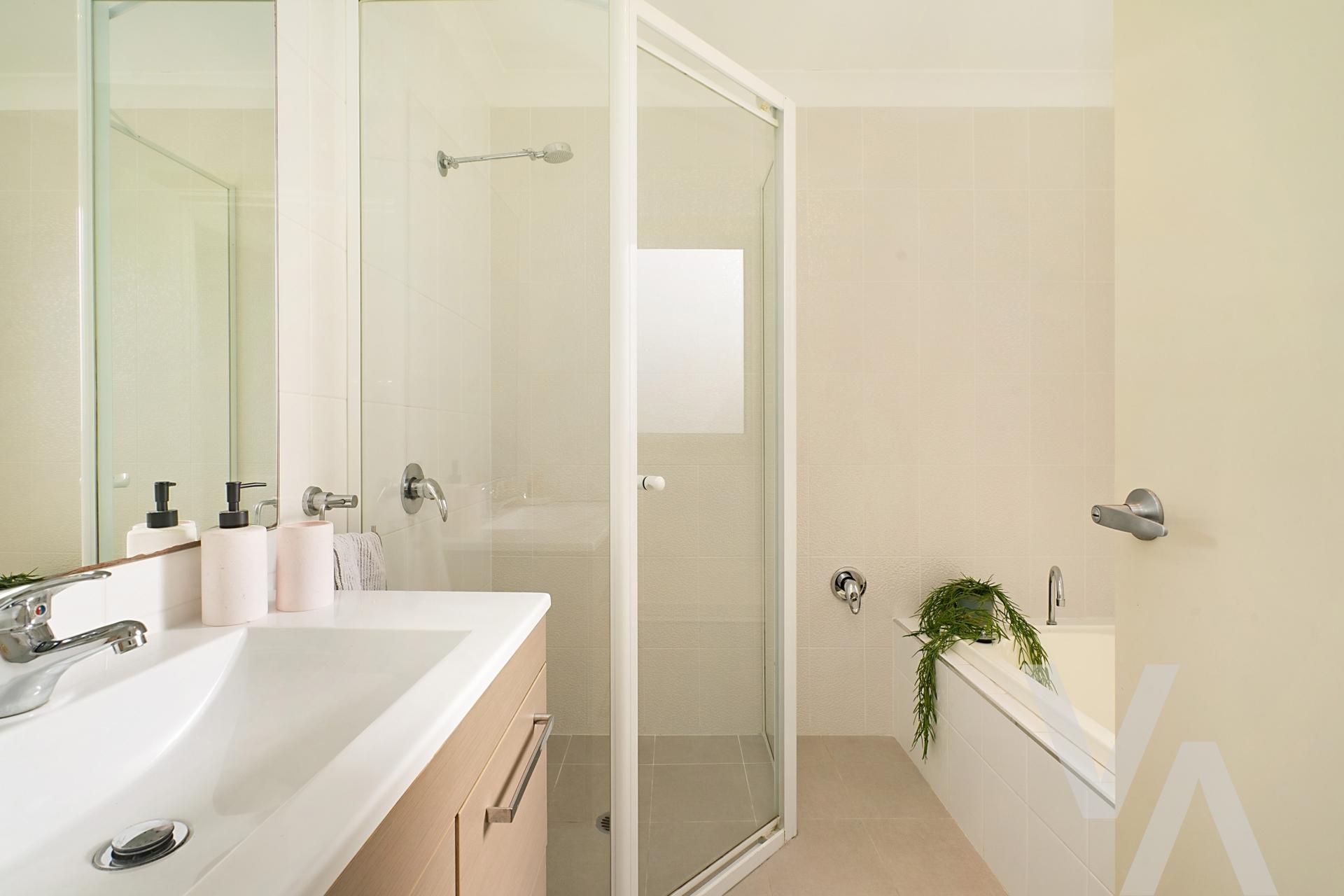2/4 Carnley Avenue New Lambton NSW