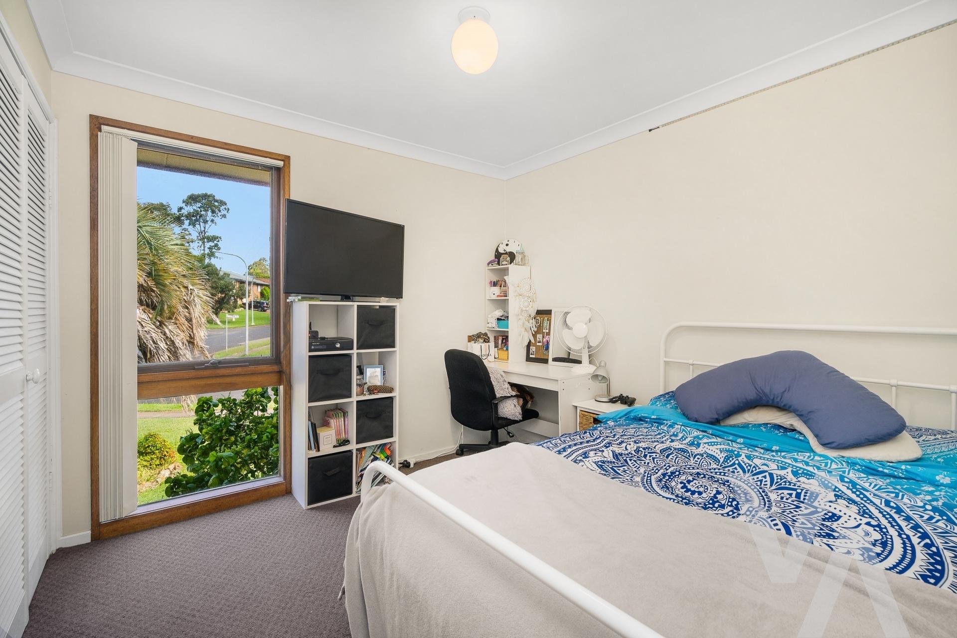 2 Cobb  Close Maryland NSW