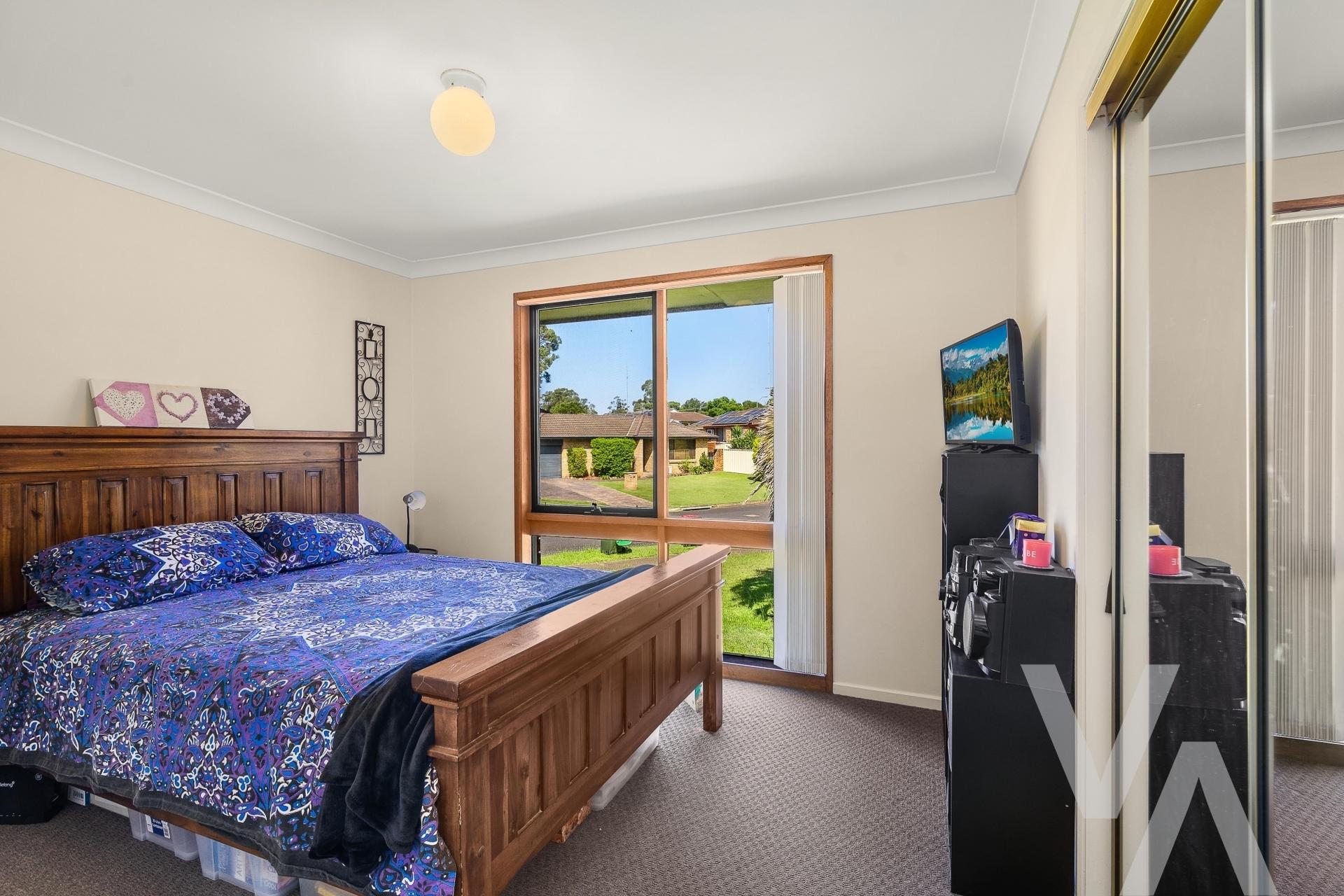 2 Cobb  Close Maryland NSW
