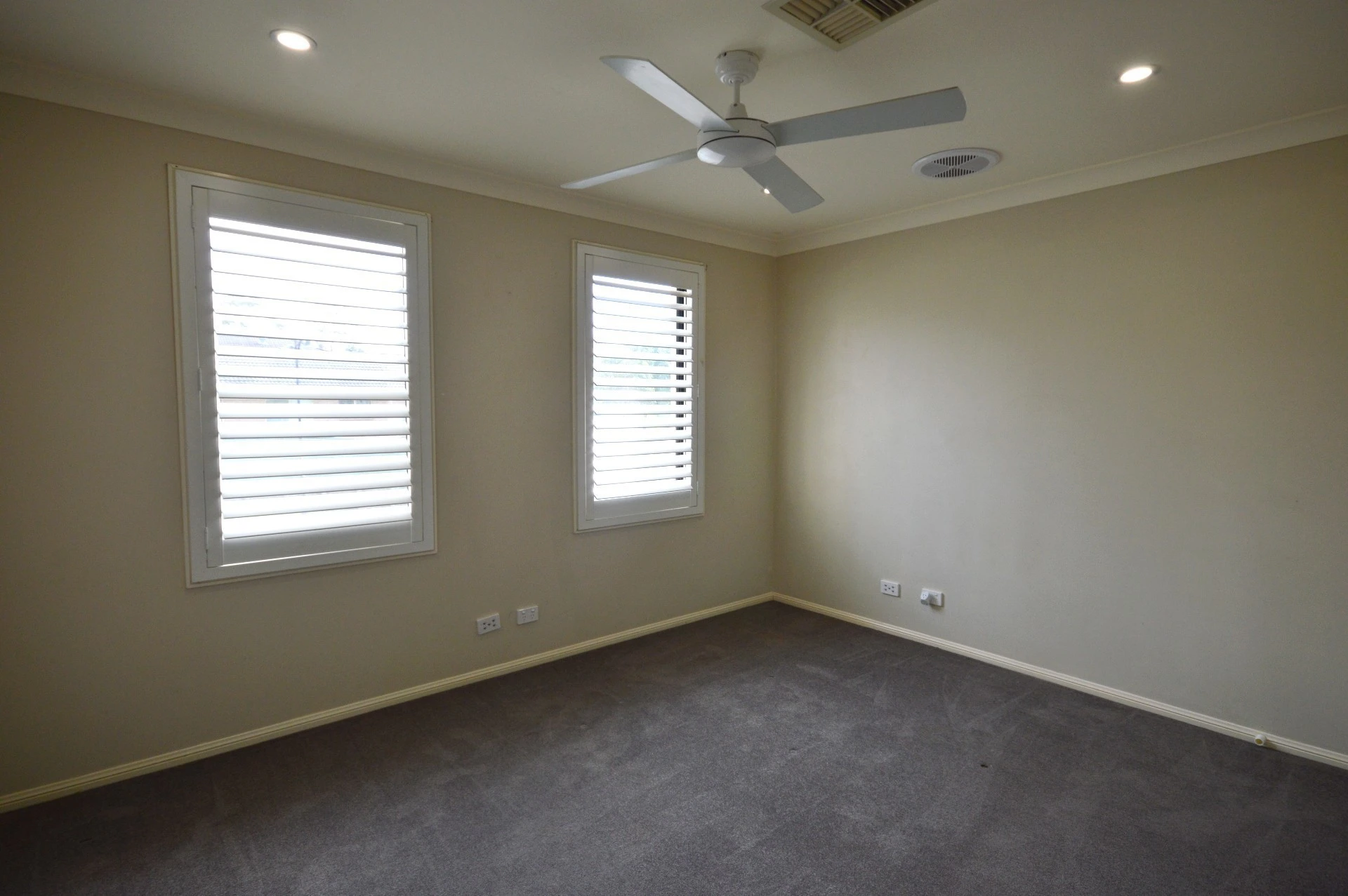 1 Hebrides Road FLETCHER NSW