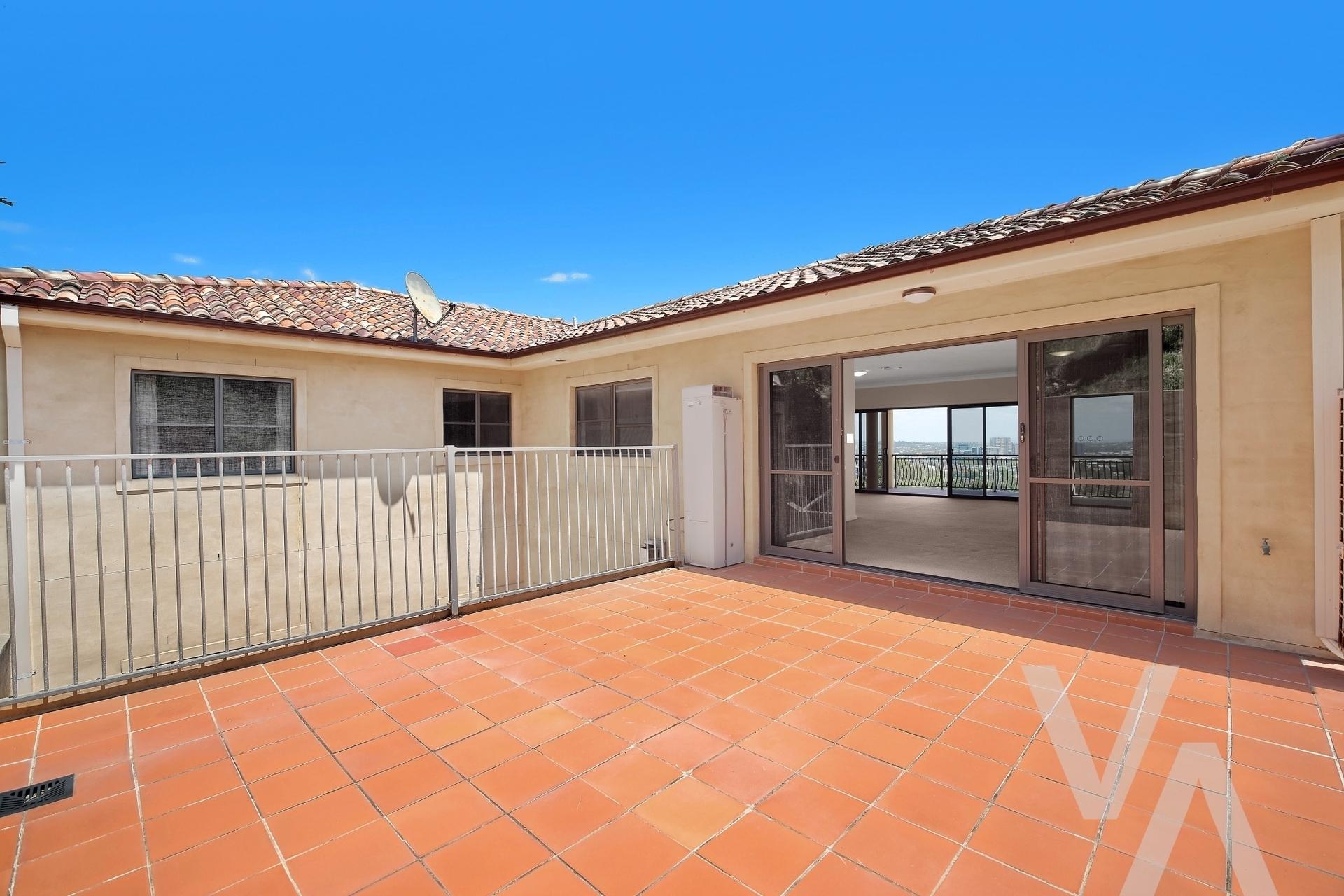 2/77 Nesca Parade THE HILL NSW