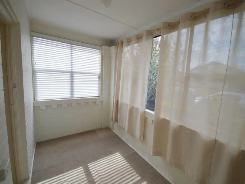 27 Roxburgh Street STOCKTON NSW