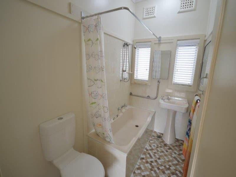 27 Roxburgh Street STOCKTON NSW
