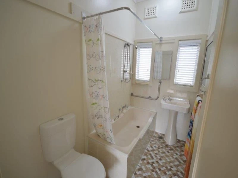 27 Roxburgh Street STOCKTON NSW