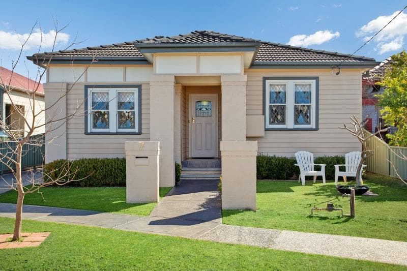 7 Hitchcock Street NEW LAMBTON NSW