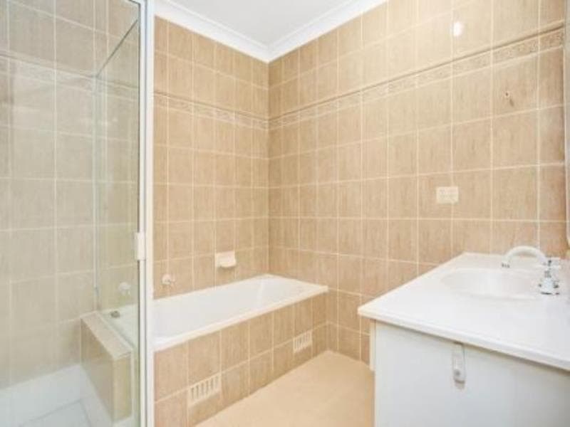 10/22 Karoola Road LAMBTON NSW