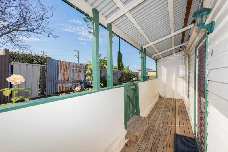 1 Little Maitland Street STOCKTON NSW