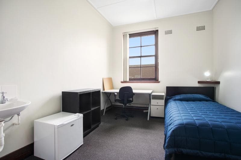 Room 2/68 Woodstock Street MAYFIELD NSW
