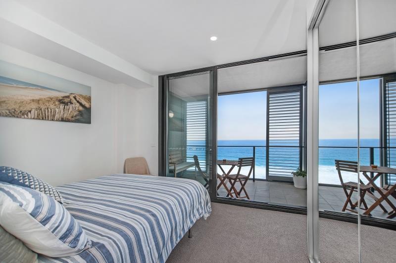 S806/77 Shortland Esplanade NEWCASTLE NSW