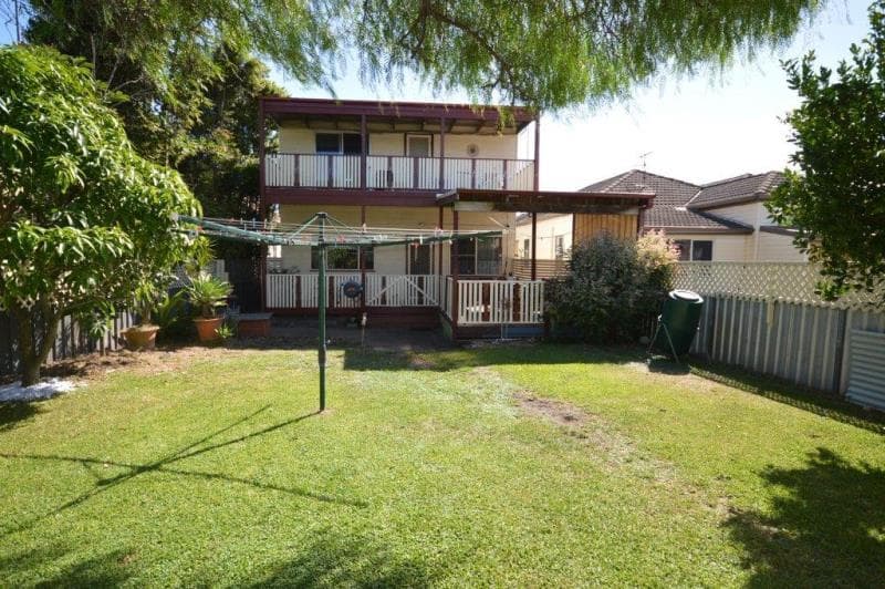 64 Roxburgh Street STOCKTON NSW