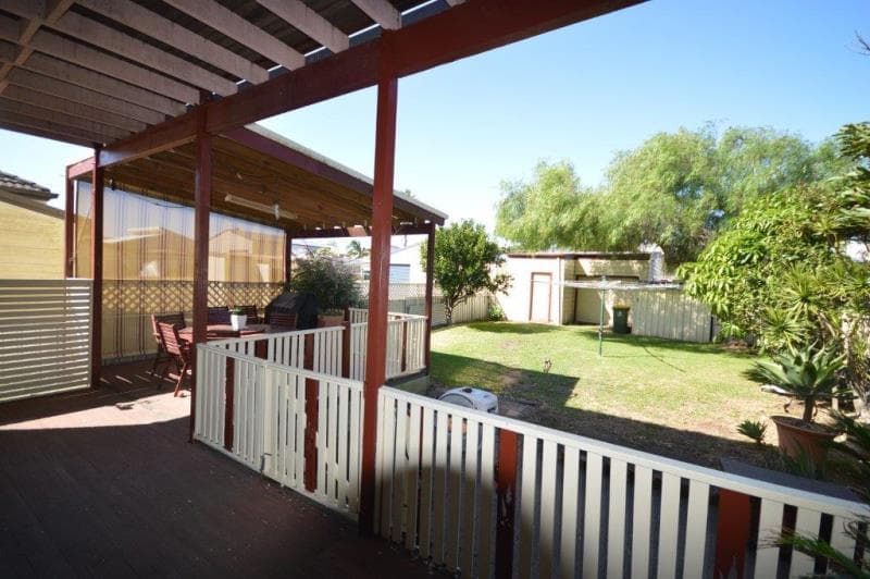 64 Roxburgh Street STOCKTON NSW