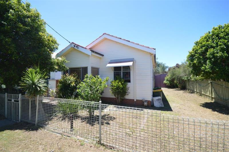 22 Douglas Street STOCKTON NSW