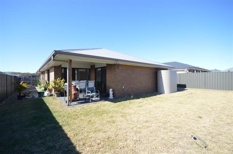 85 Seaside Boulevard FERN BAY NSW