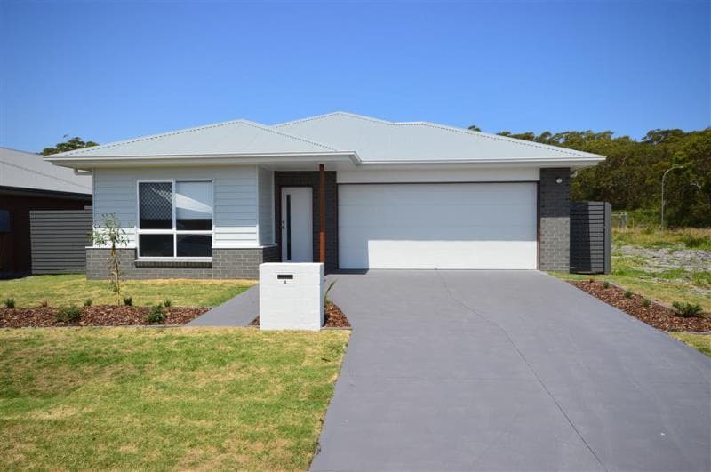 4 Apple Street FERN BAY NSW