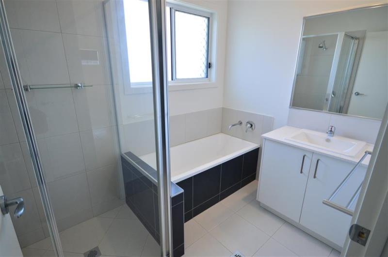 4 Apple Street FERN BAY NSW