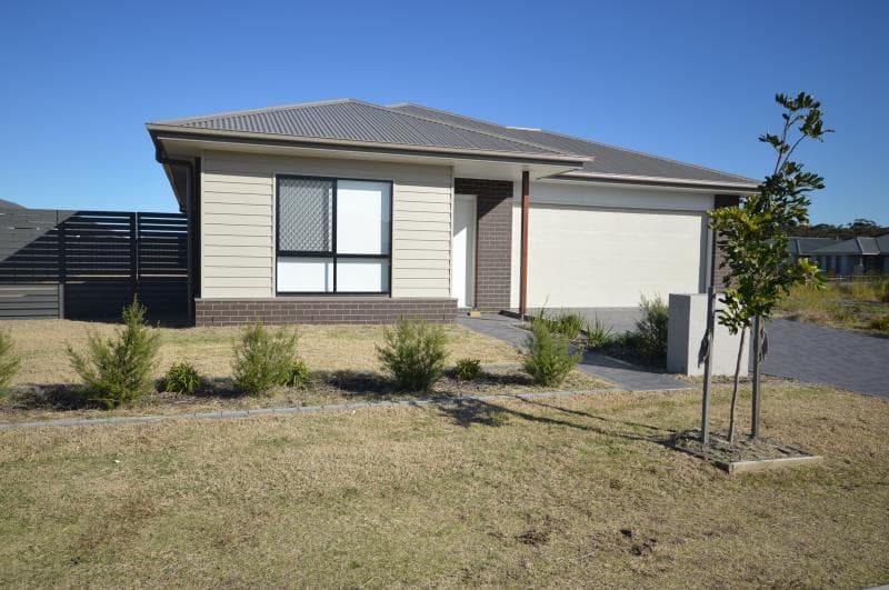 4 Rosemary Street FERN BAY NSW