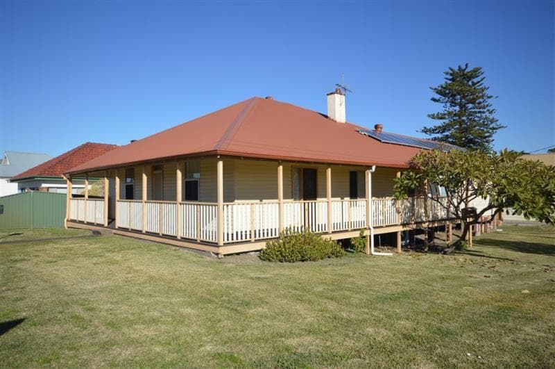 61 Roxburgh Street STOCKTON NSW