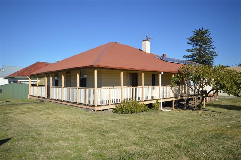 61 Roxburgh Street STOCKTON NSW