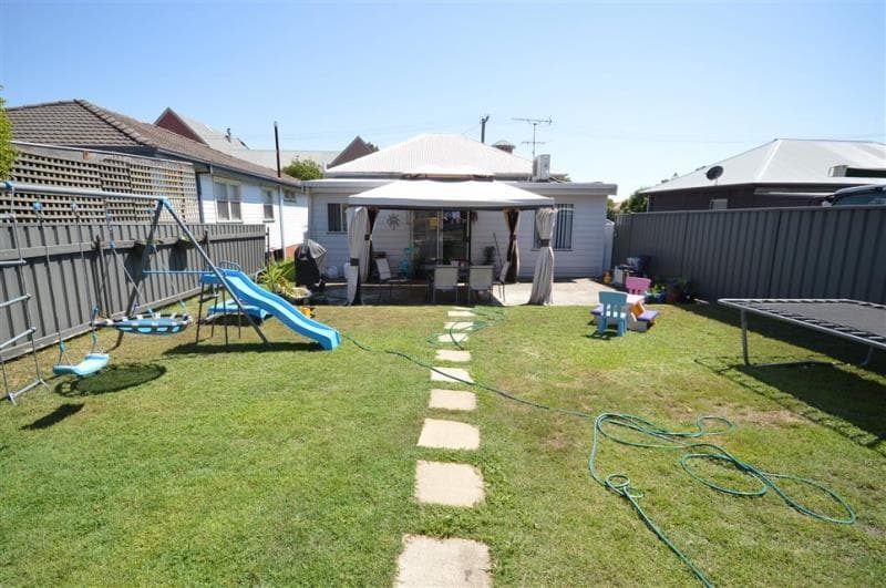 9 Chester Street Stockton NSW