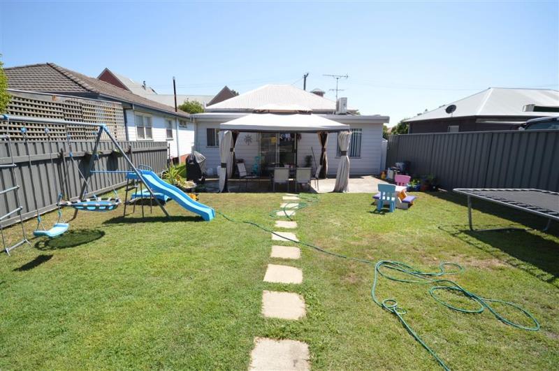 9 Chester Street Stockton NSW