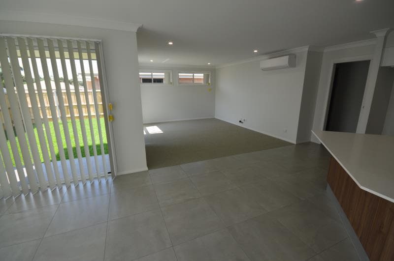 8 Eltham Circuit ELERMORE VALE NSW