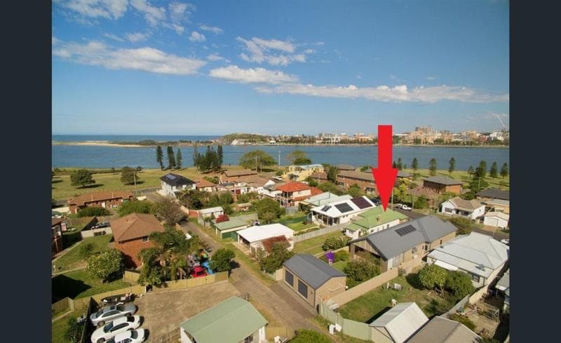 18 Maitland Street STOCKTON NSW