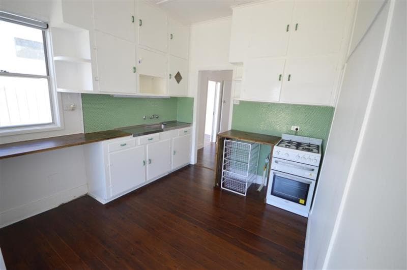 18 Maitland Street STOCKTON NSW