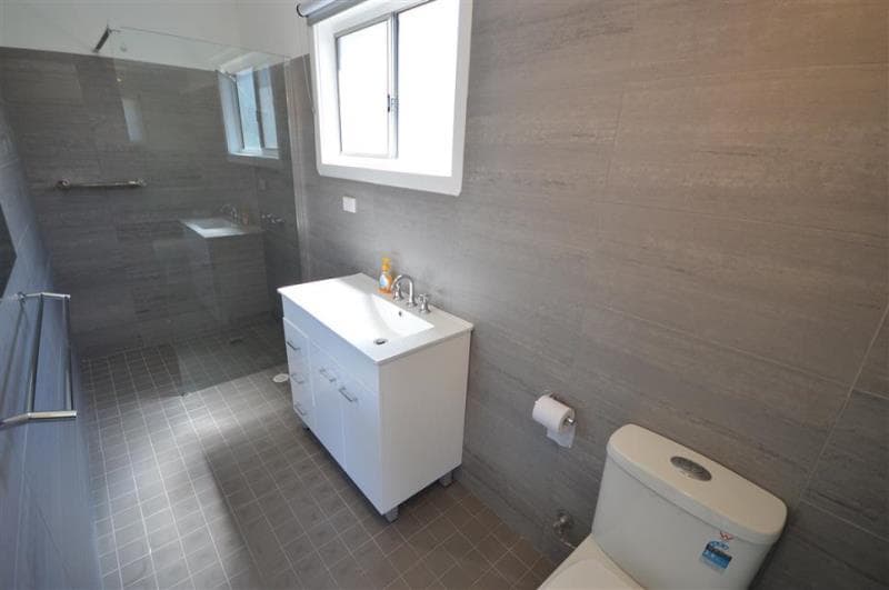 18 Maitland Street STOCKTON NSW