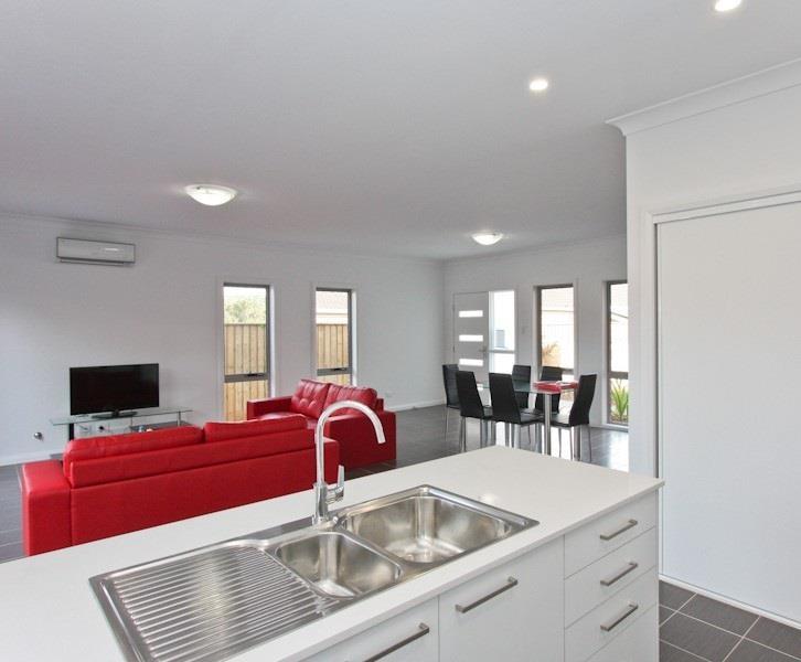 Room 3/10 Steel Street JESMOND NSW