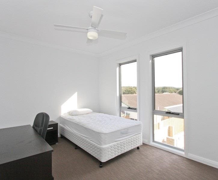 Room 3/10 Steel Street JESMOND NSW