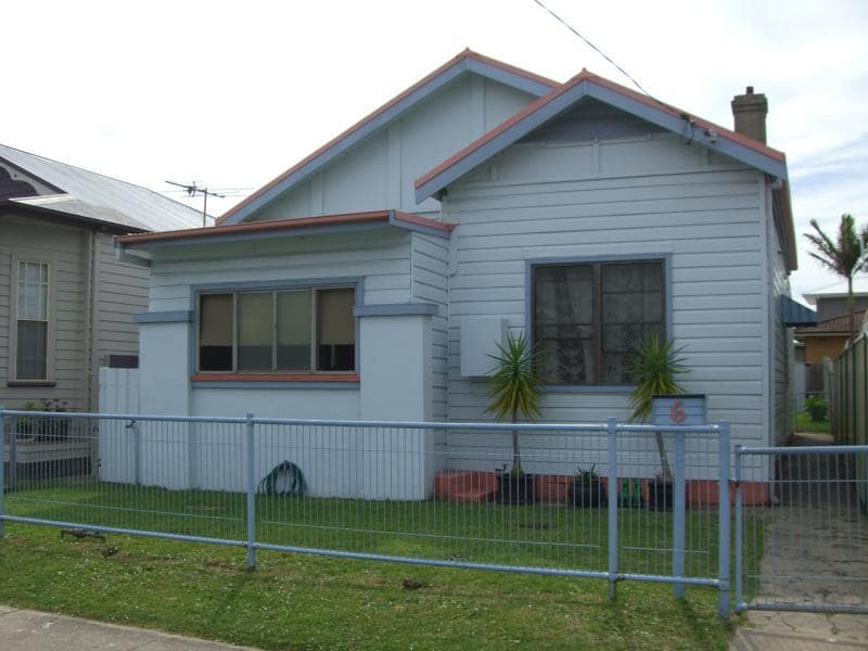6 Douglas Street STOCKTON NSW