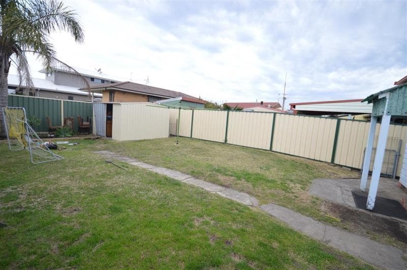 6 Douglas Street STOCKTON NSW