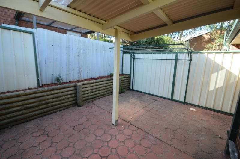 1/2 Guyra Close BELMONT NORTH NSW