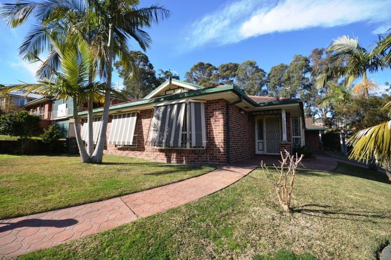 1/2 Guyra Close BELMONT NORTH NSW