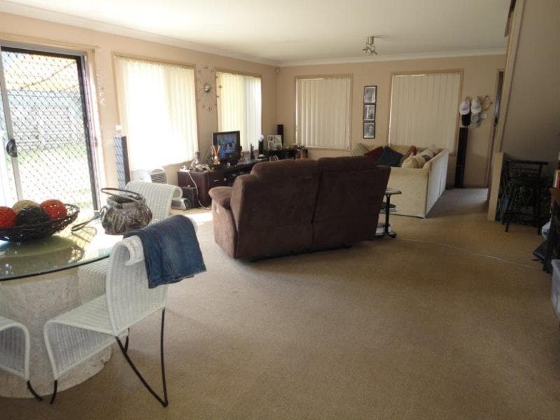 17/4 Angophora Close WARABROOK NSW