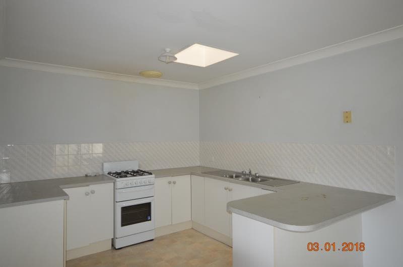 2/21 Monarch Crescent VALENTINE NSW