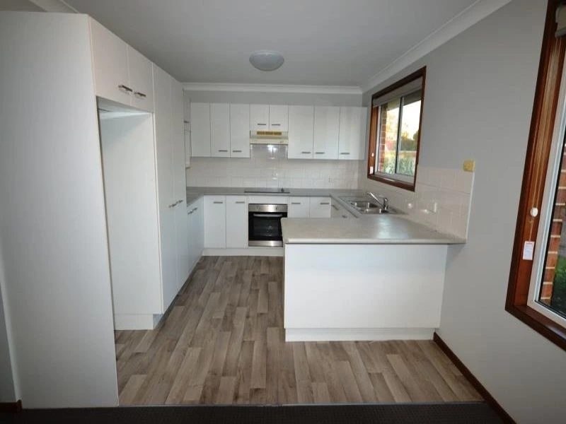 2/1 Aylward Street BELMONT NSW