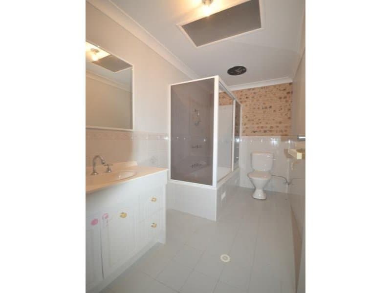 2/1 Aylward Street BELMONT NSW