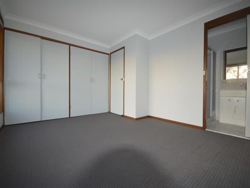 2/1 Aylward Street BELMONT NSW