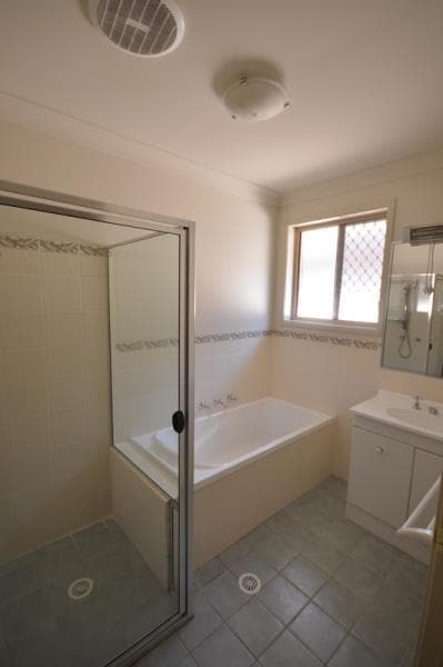27/292 Park Avenue KOTARA NSW