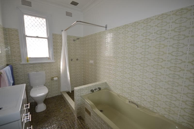 37 Lockyer Street ADAMSTOWN NSW